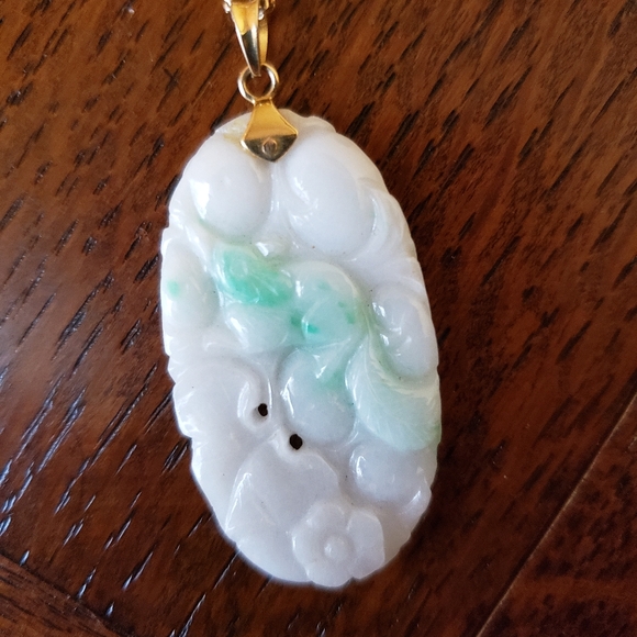 Vintage Gold Chain with Jade Necklace. - Picture 4 of 10